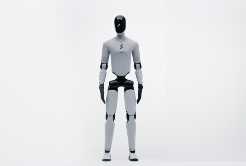 刚刚，Figure AI 宣布推出其第三代人形机器人 Figure 03(图1)